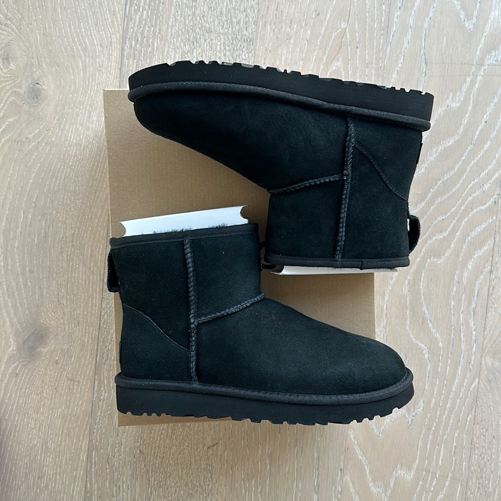 Classic UGG Mini II Black